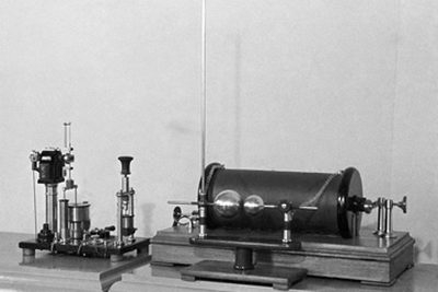 В xix веке было изобретено радио электричество фотография кинематограф приведи примеры